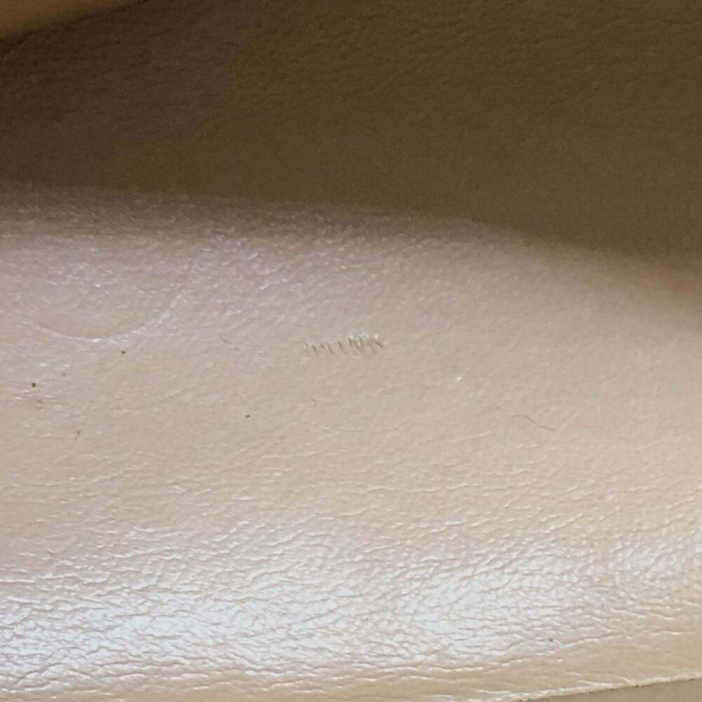 CHANEL Cream Tote Bag - Picture 12 of 15